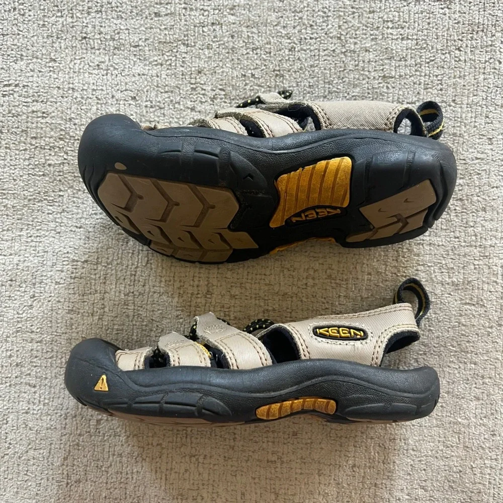 Keen Newport H2 Kids Sandals Tan Black Waterproof Sport Shoes Bungee Lace 11C